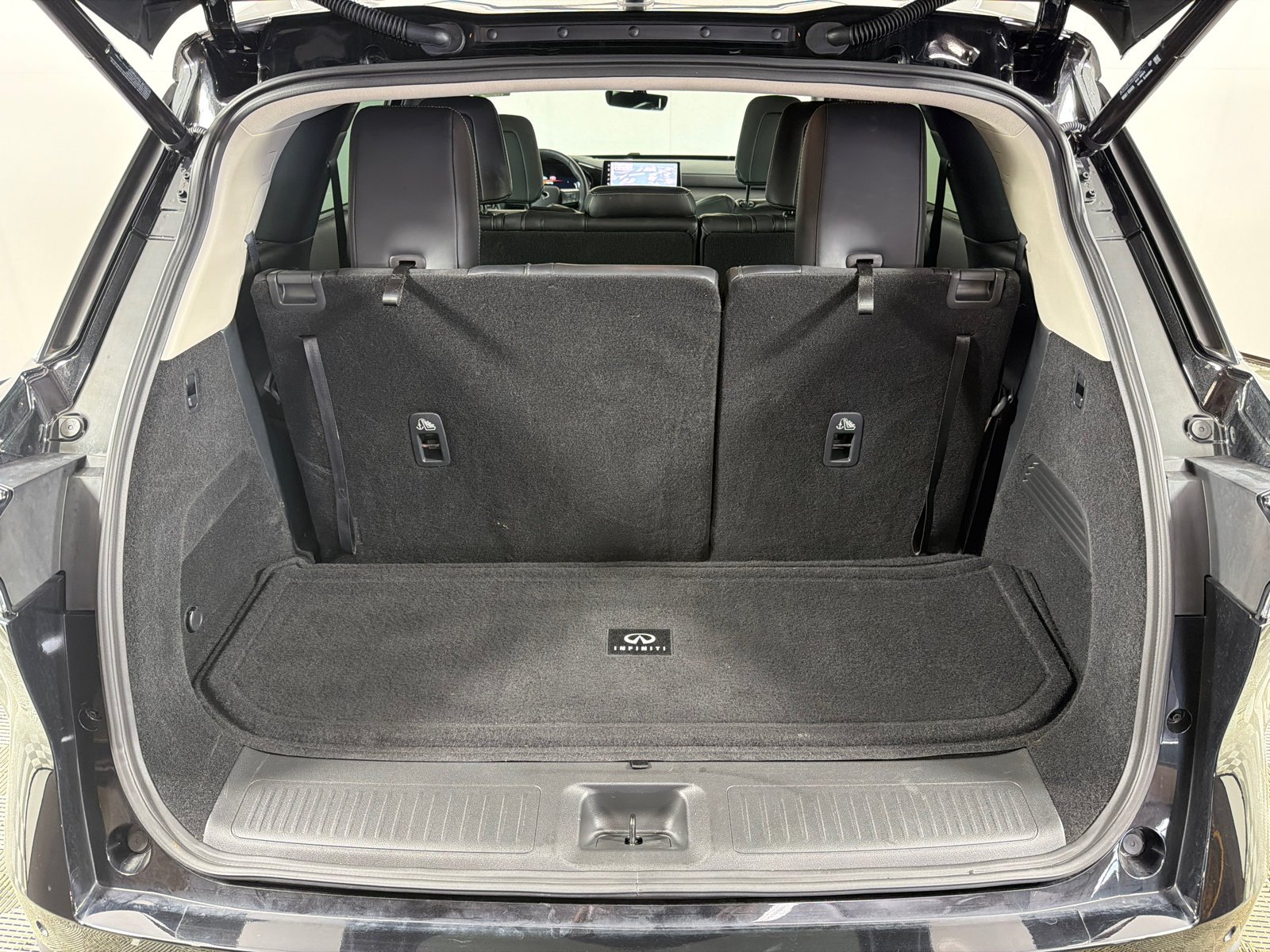 Used 2026 Mineral Black INFINITI LUXE image 20