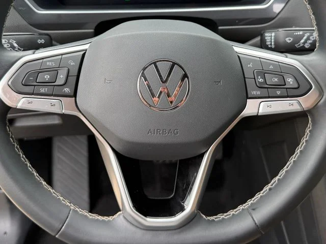 Used 2023 Deep Black Pearl Volkswagen 2.0T SE image 13