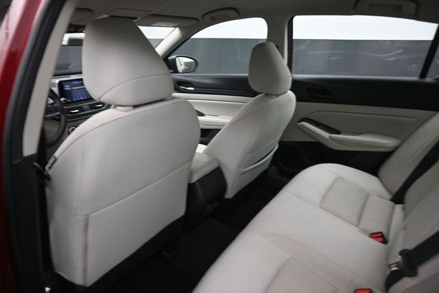 Used 2025 Red Nissan 2.5 SV image 2