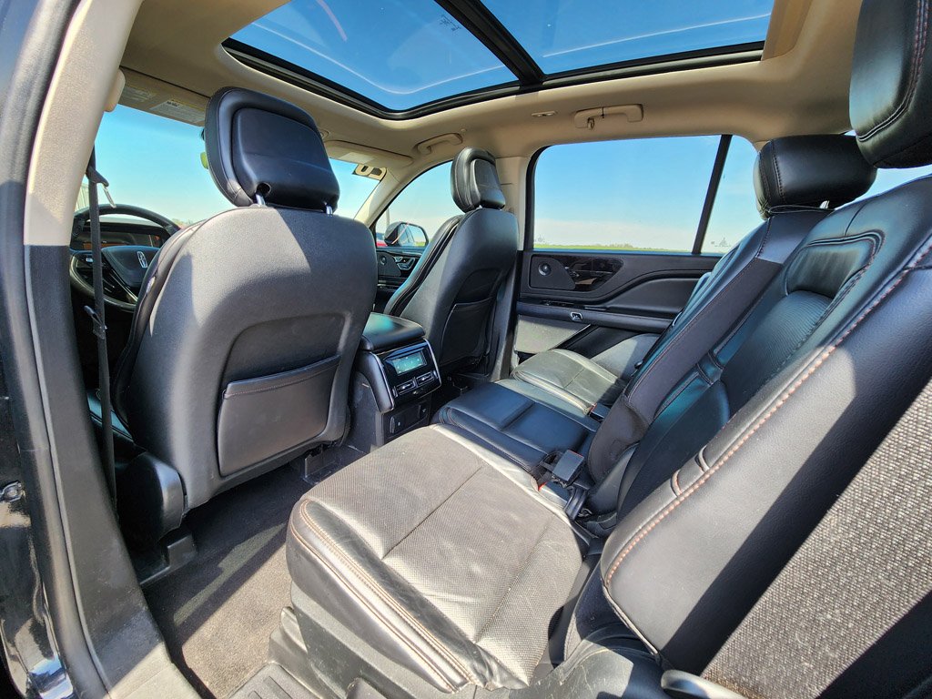 Used 2020 Infinite Black Metallic Lincoln Reserve image 13