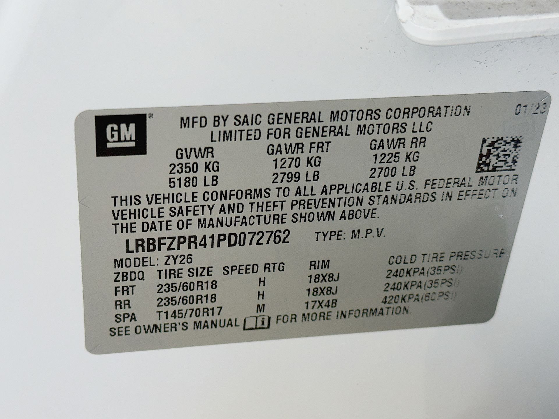 Used 2023 Summit White Buick Essence image 31