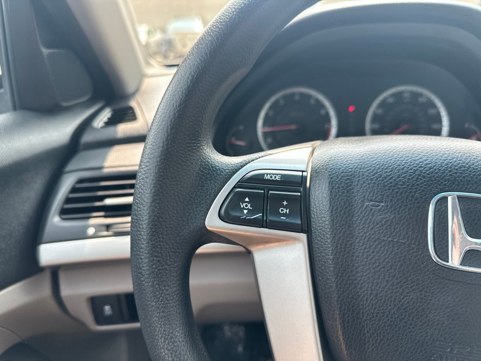 Used 2012 Silver Honda LX image 45
