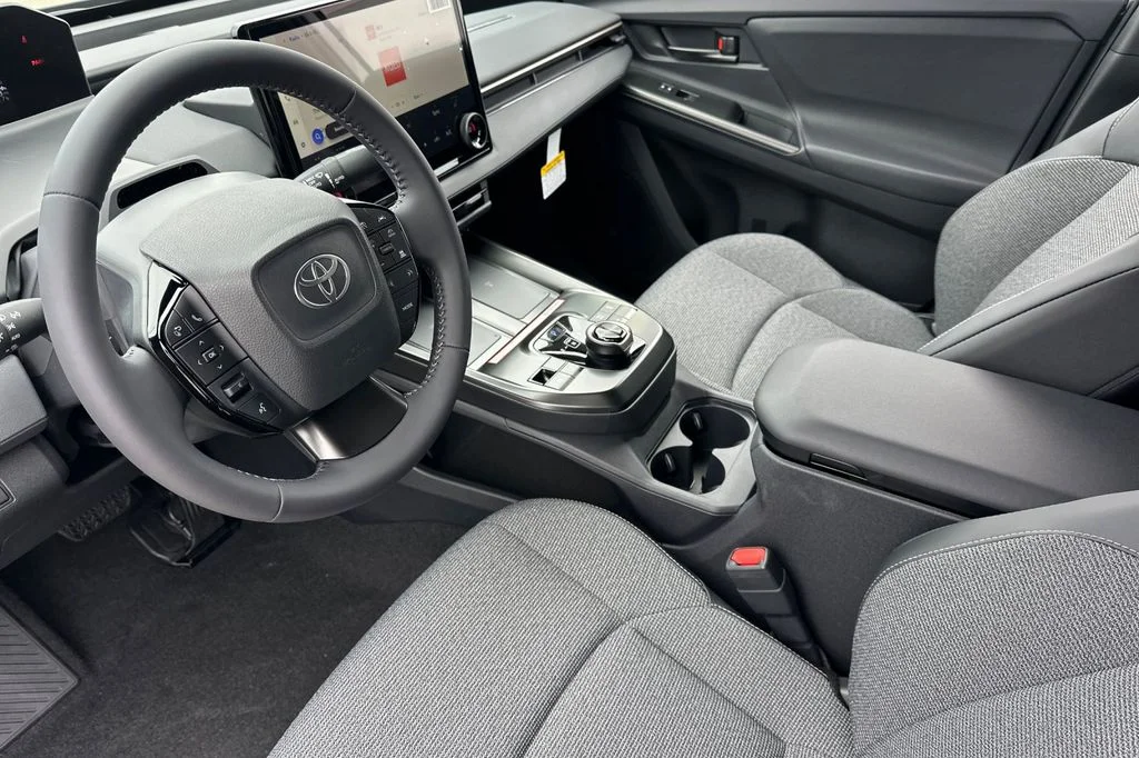 New 2026 Wind Chill Pearl <sup>1</sup> Toyota  XLE image 10