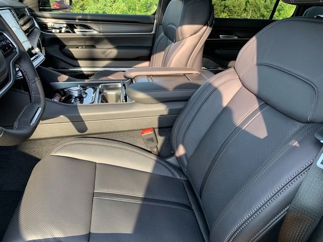 New 2026 High Gloss Black Jeep Summit Obsidian image 12