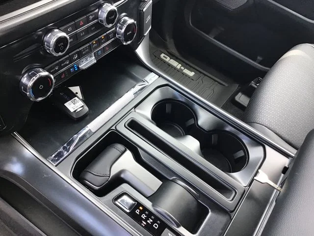 New 2026 Oxford White Ford Lariat® image 23