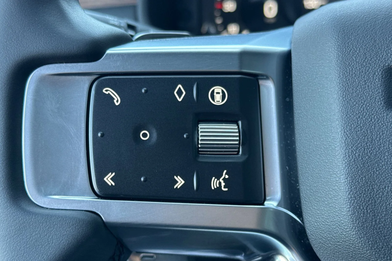Certified Used 2025 Gray Land Rover Dynamic SE image 29