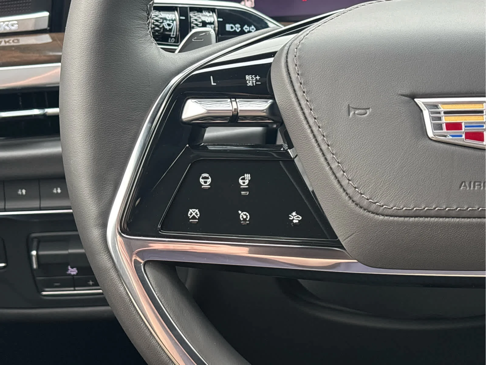 New 2026 Vibrant White Tricoat Cadillac Platinum Sport image 20