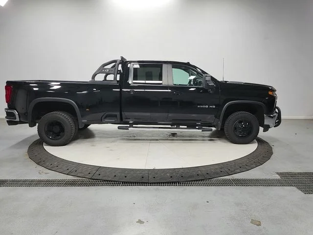 Used 2022 Black Chevrolet LT image 8