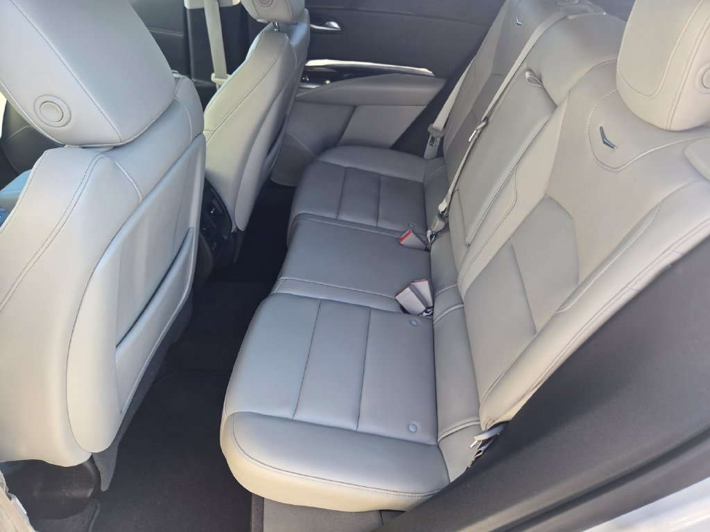 Used 2019 Silver Cadillac Luxury image 10