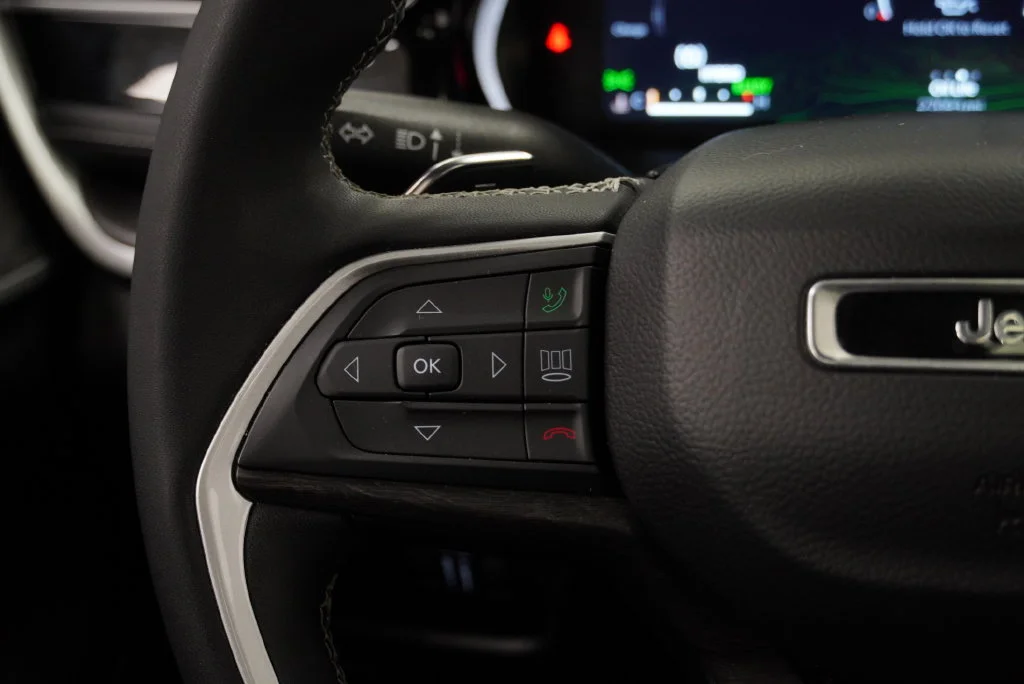 Used 2023 White Jeep 4xe image 31