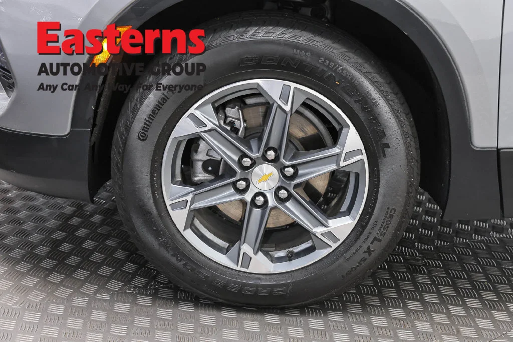 Used 2025 Gray Chevrolet LT image 33