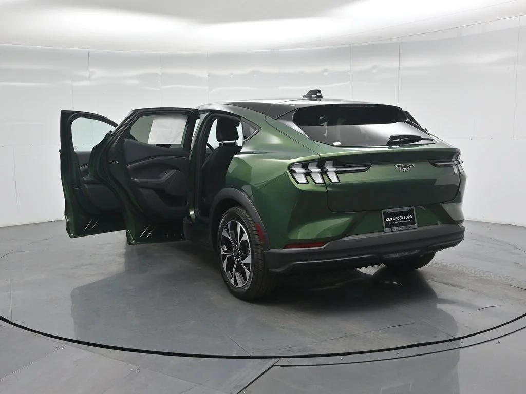 New 2026 Green Ford Select image 29