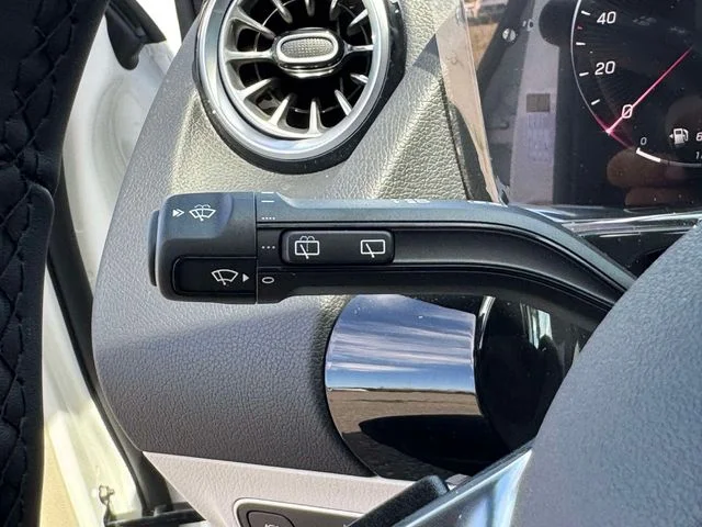 New 2026 Polar White Mercedes-Benz GLA 250 image 23