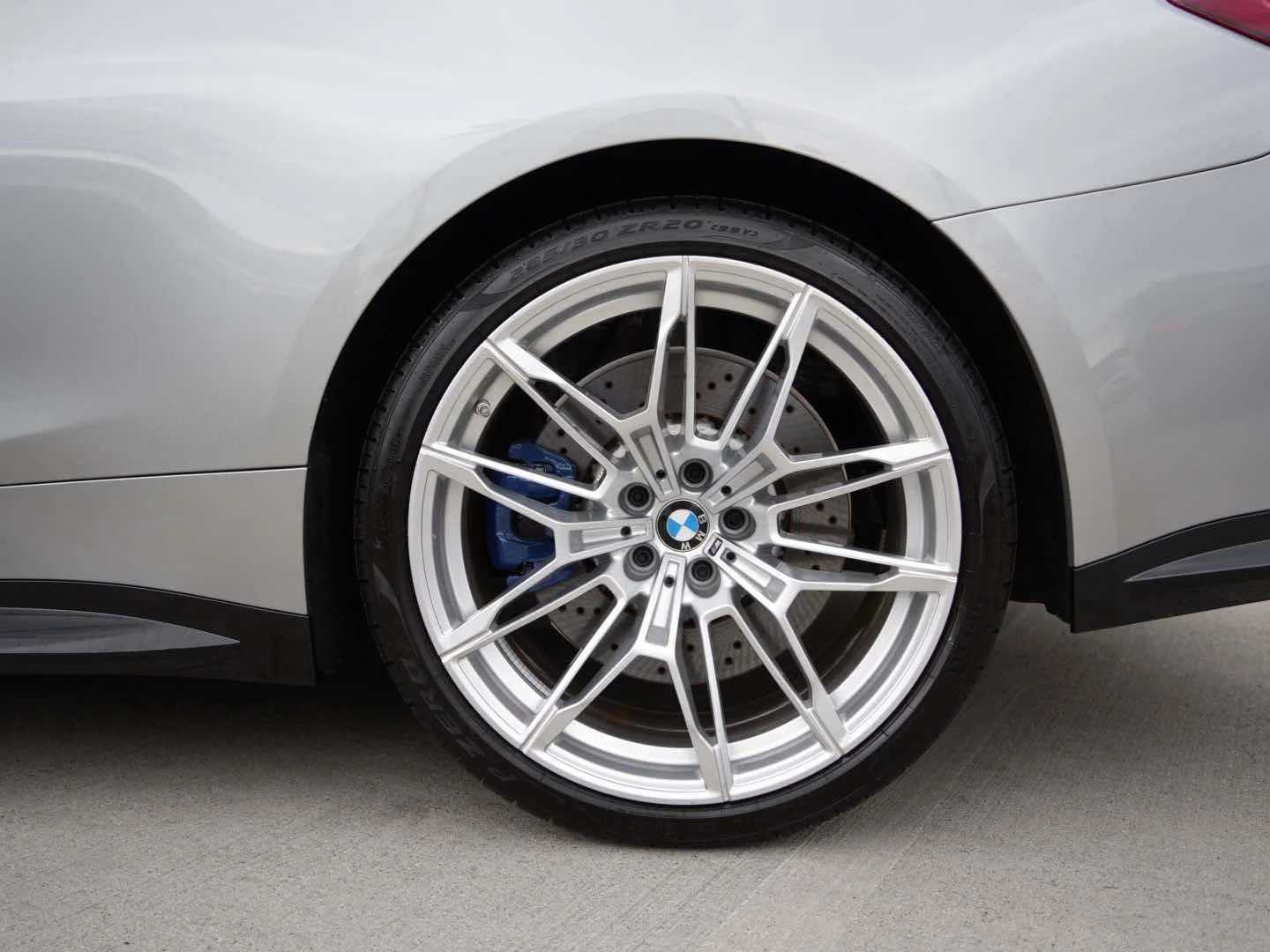 New 2026 Space Silver Metallic BMW Competition xDrive image 7
