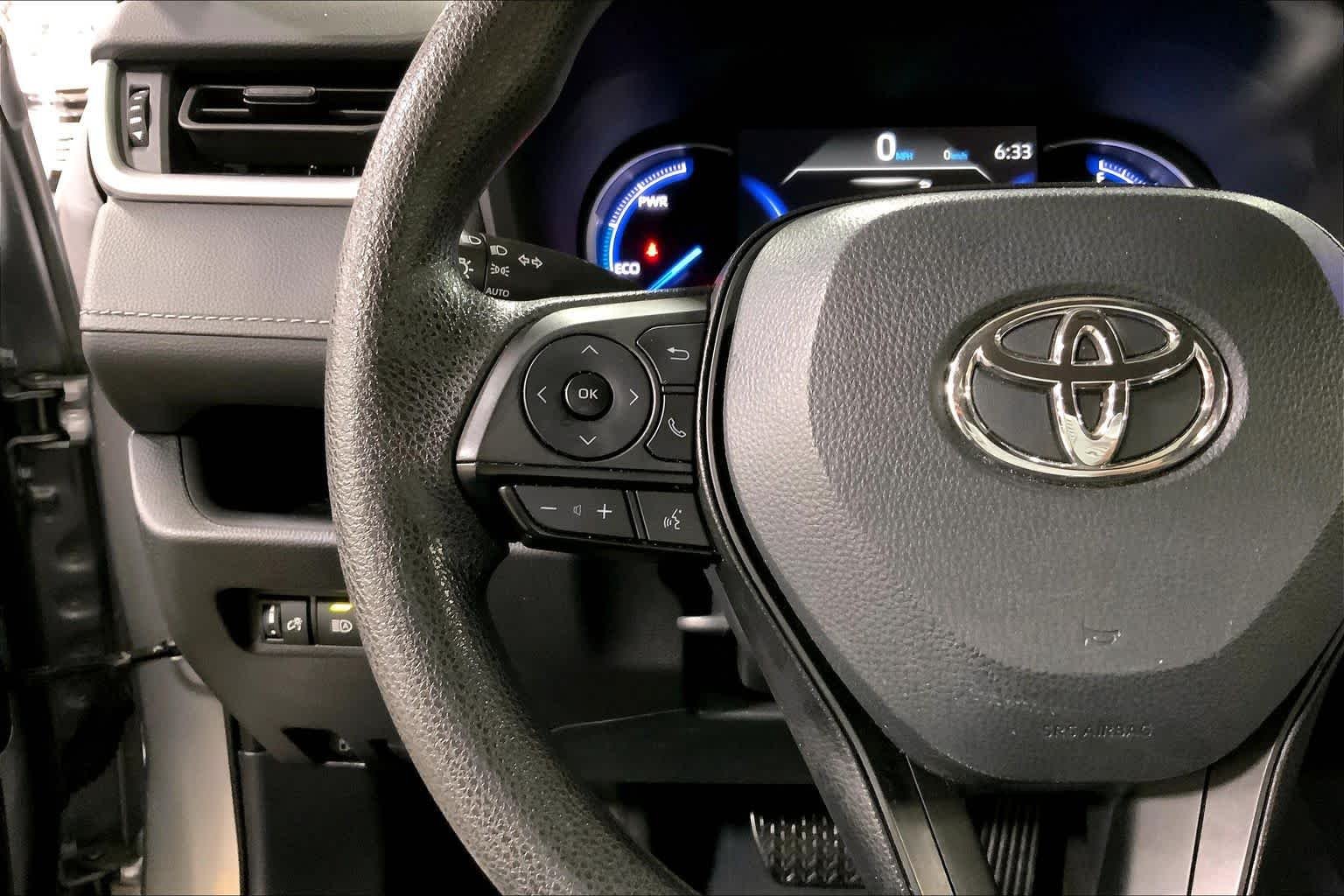 Used 2025 Silver Sky Metallic Toyota Hybrid XLE image 24