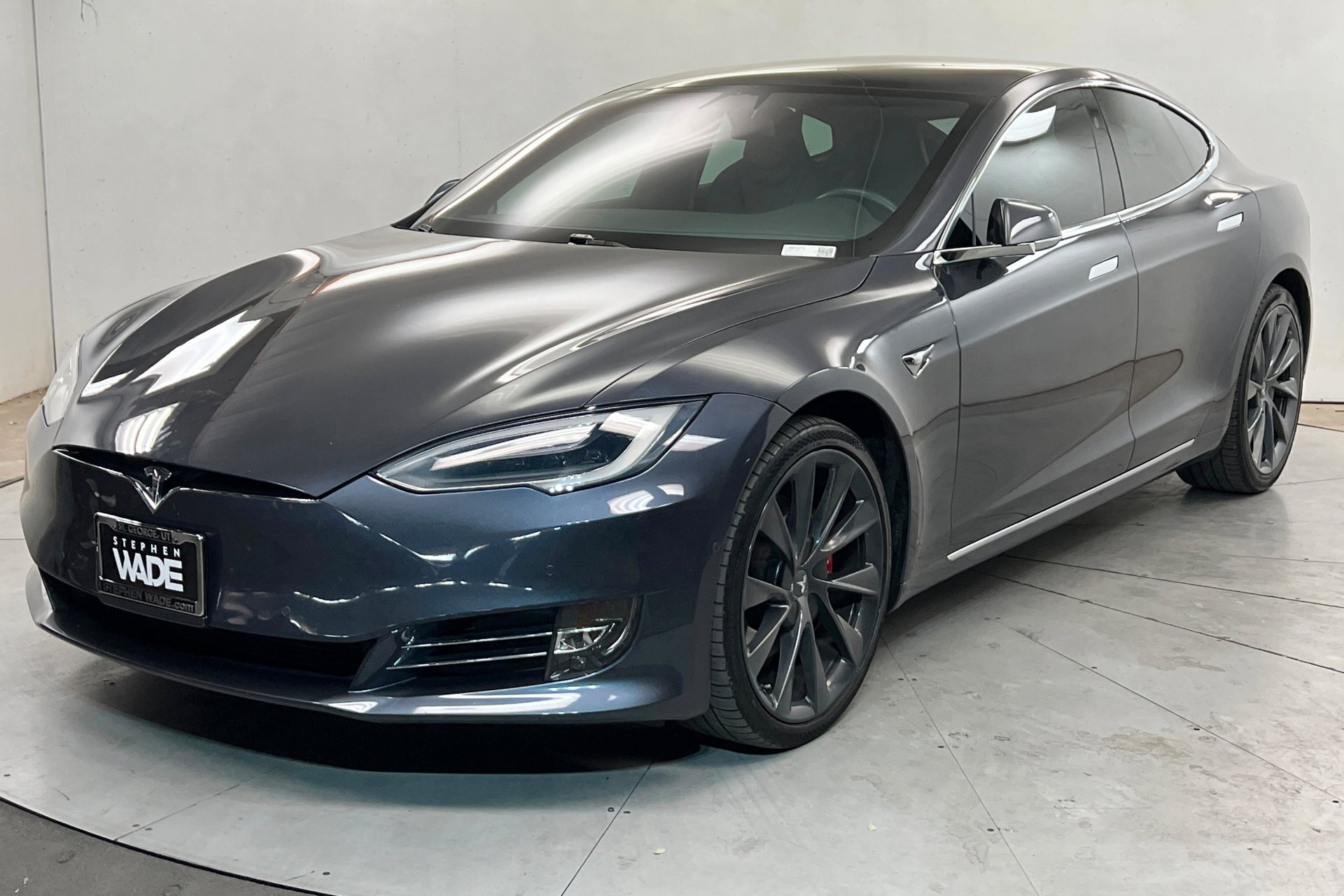 2019 Tesla Model S Performance's photo