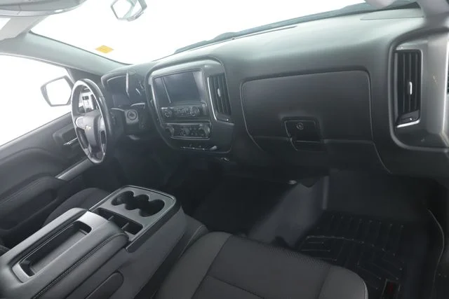 Used 2018 White Chevrolet LT image 26