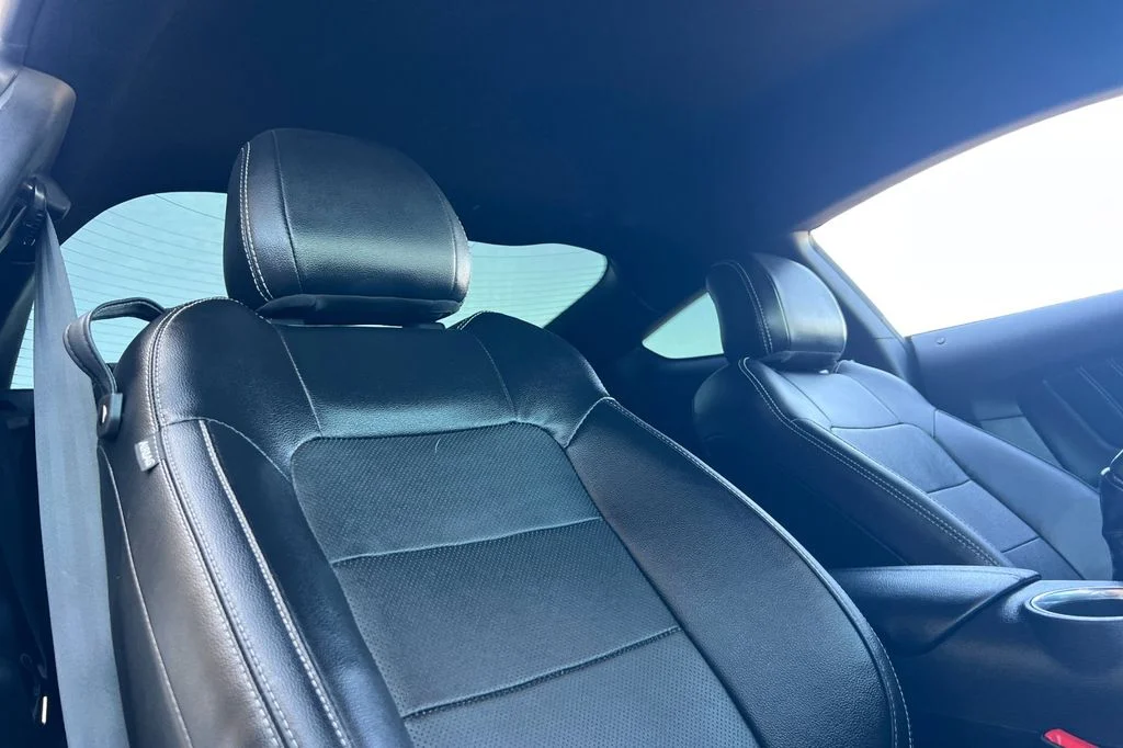Used 2020 White Ford GT Premium image 18