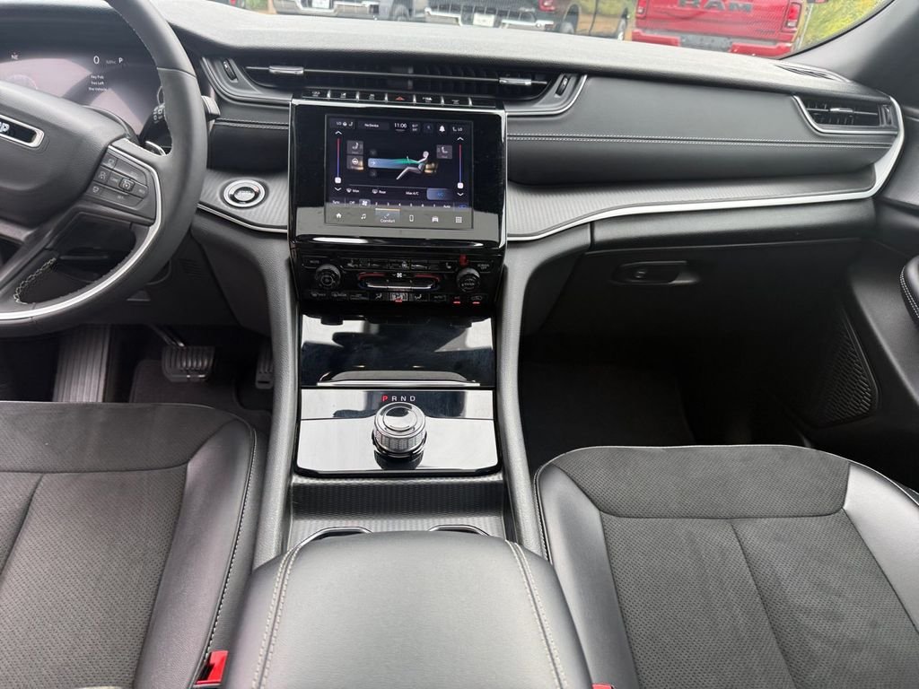 Used 2024 Diamond Black Jeep Altitude X image 16
