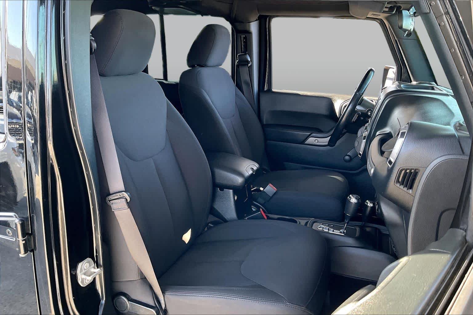 Used 2017 Black Clearcoat Jeep Sport image 9