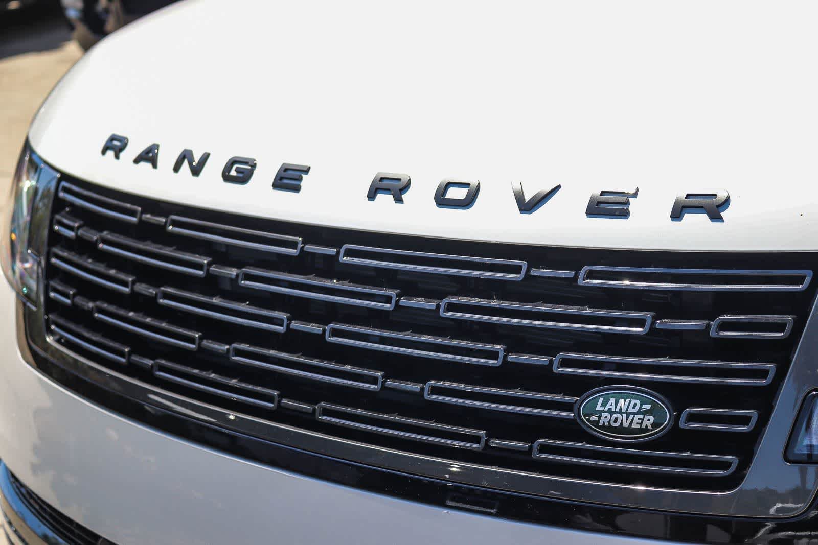 New 2026 Fuji White Land Rover SE image 11