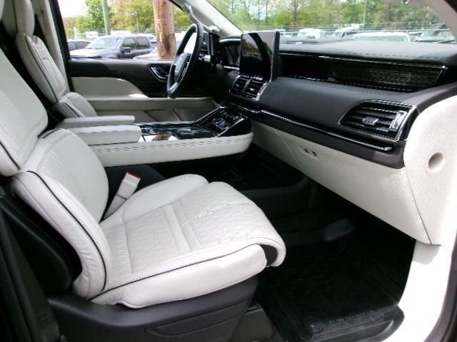 Certified Used 2023 Infinite Black Metallic Lincoln Black Label image 4