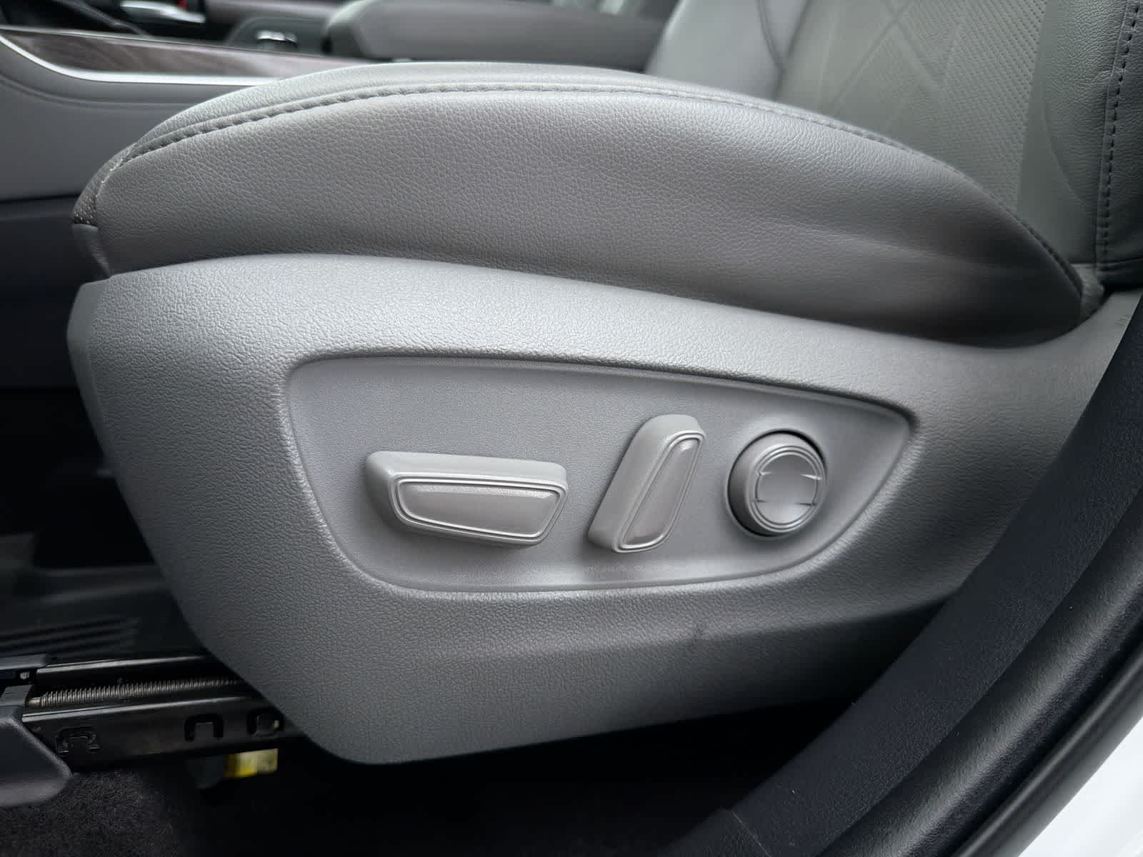 Used 2023 Wind Chill Pearl Toyota Platinum image 18