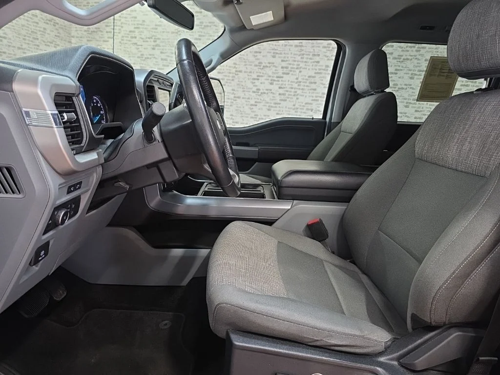 Used 2021 White Ford XLT image 25