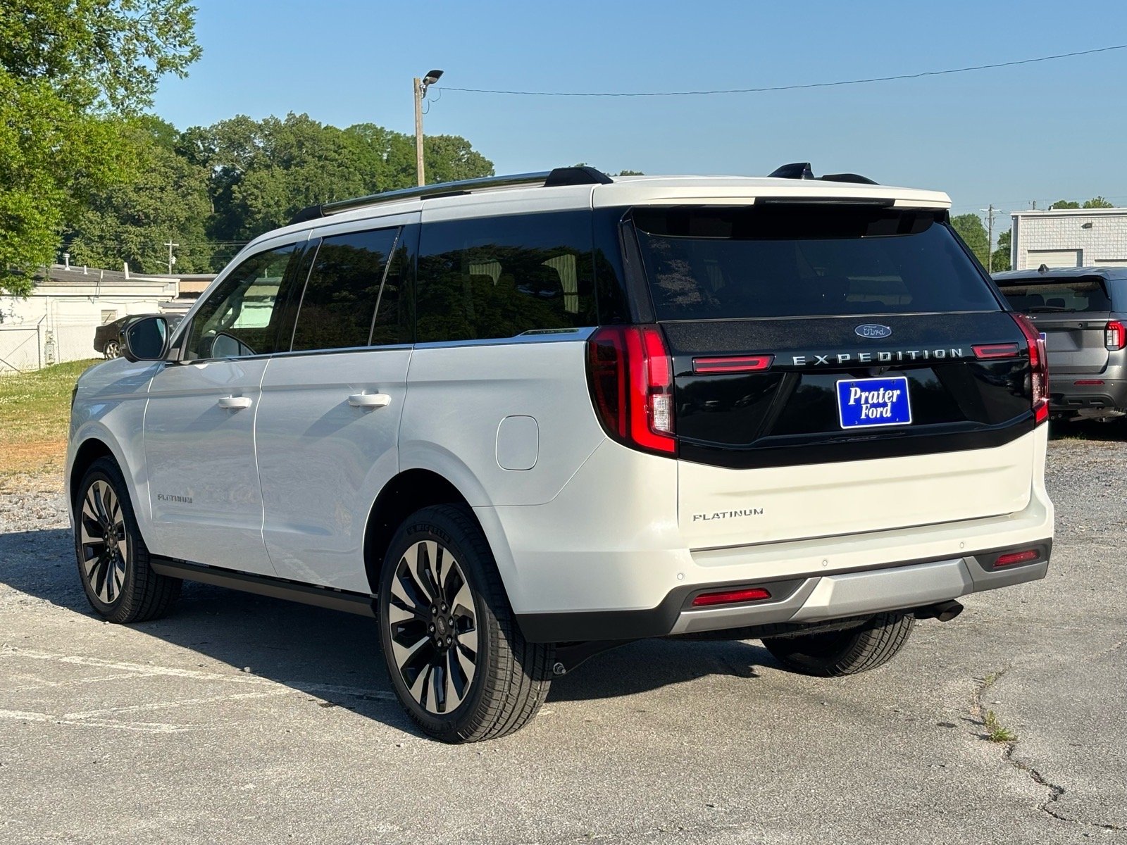 New 2026 Star White Metallic Tri-Coat Ford Platinum® image 4