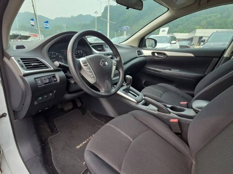 Used 2016  Nissan SR image 9