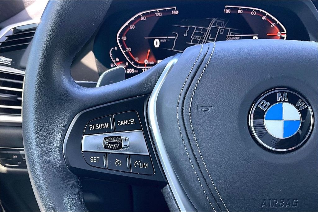 Used 2023 Gray BMW sDrive40i image 10