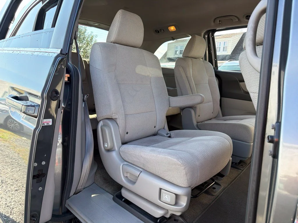 Used 2013 Gray Honda LX image 14