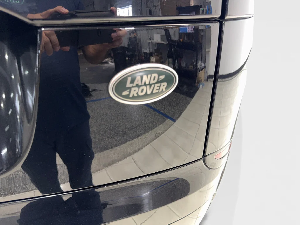 Used 2023 Black Land Rover R-Dynamic S image 26