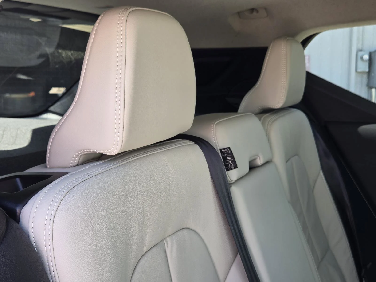 Used 2023 Crystal White Volvo Ultimate Bright Theme image 40