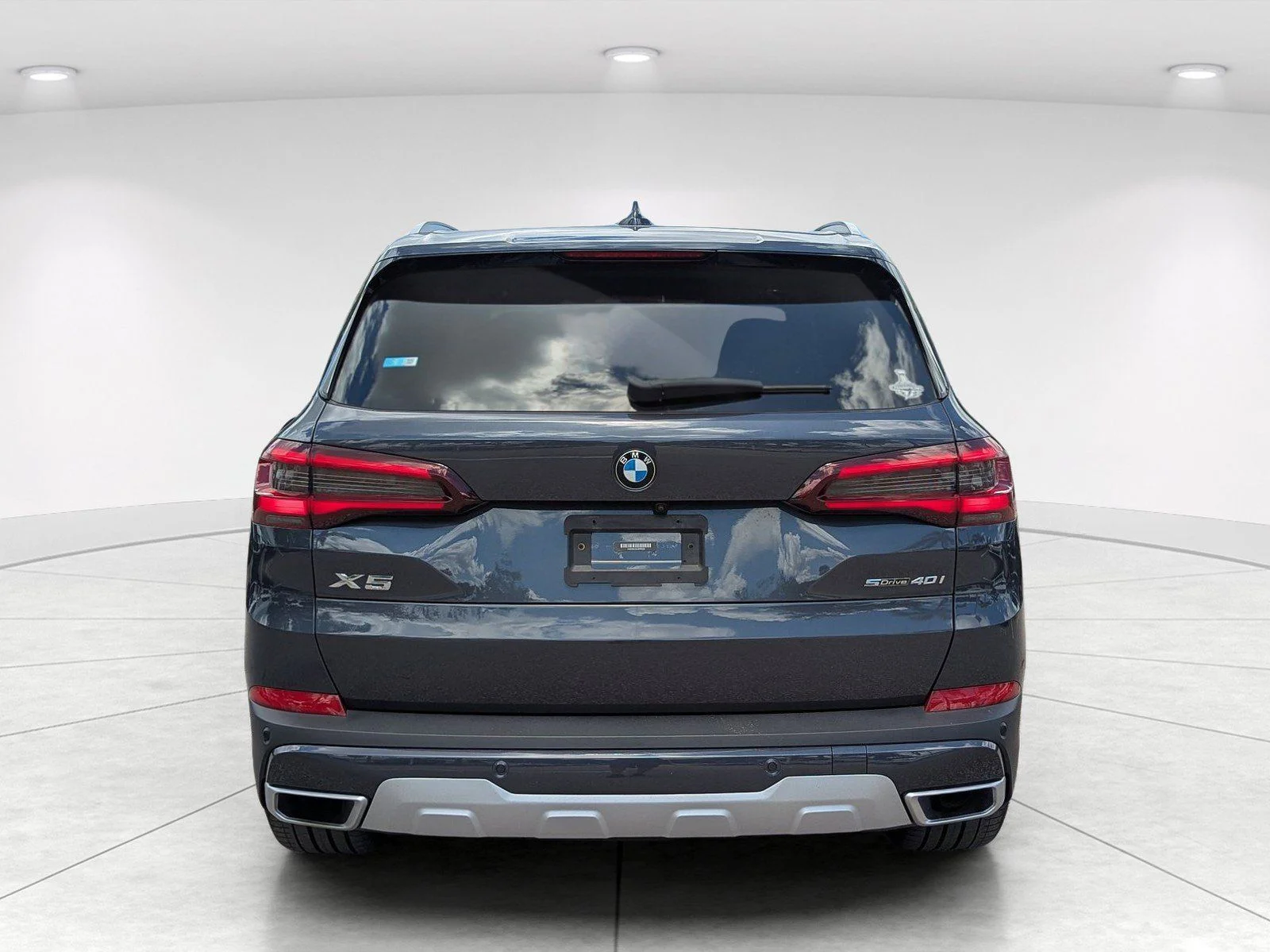 Used 2020 Arctic Grey Metallic BMW sDrive40i image 6