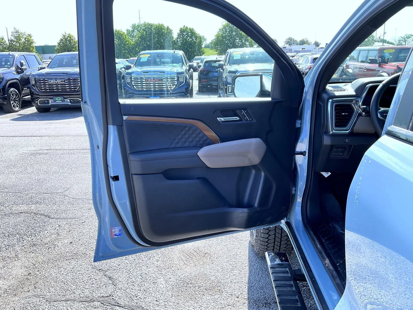 New 2026 Glacier Metallic GMC Denali image 9