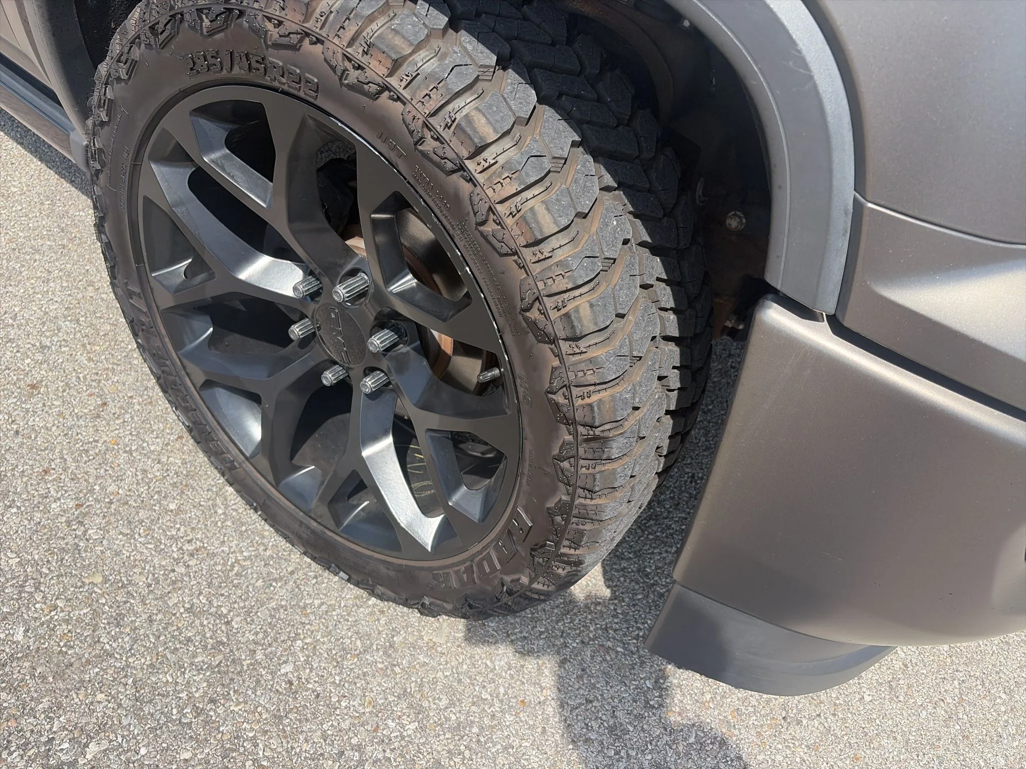 Used 2016 Black GMC Denali image 5