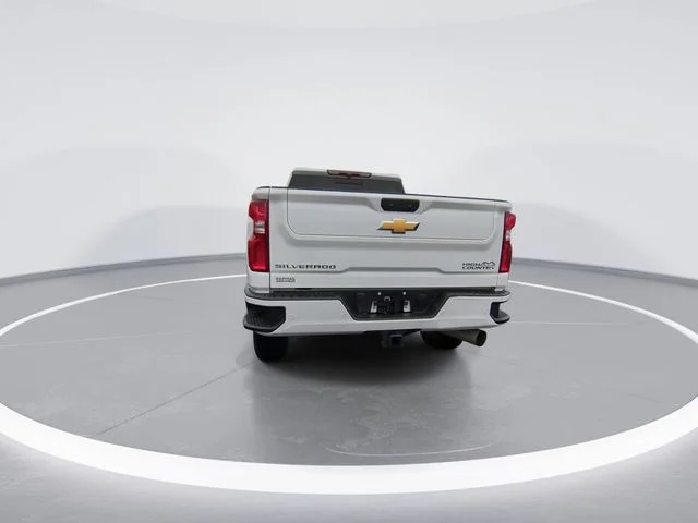 Used 2023 White Chevrolet High Country image 7
