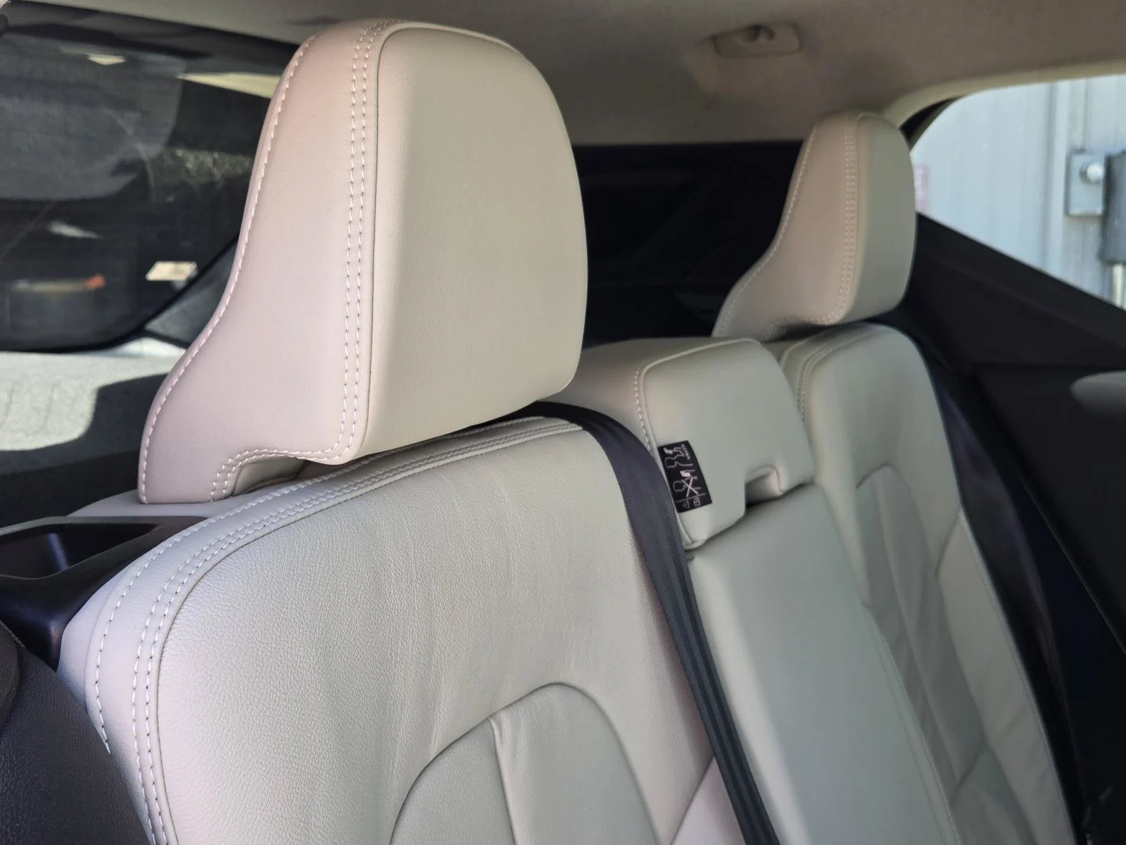 Used 2023 Crystal White Volvo Ultimate Bright Theme image 40