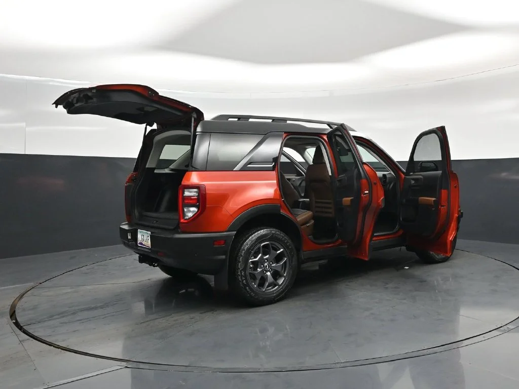 Used 2023 Red Ford Badlands image 5