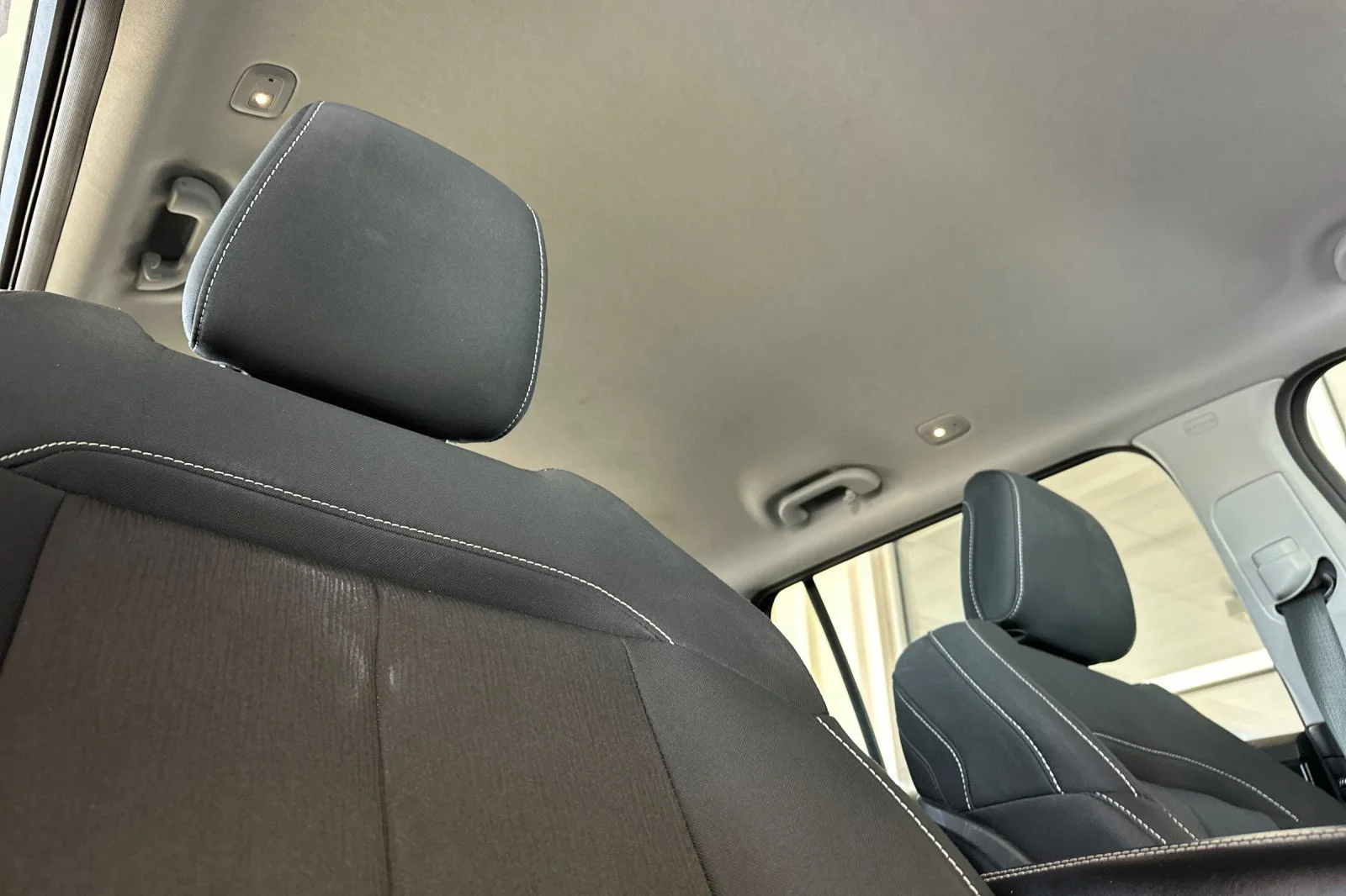 Used 2023 Bright White Clearcoat Jeep Laredo image 18