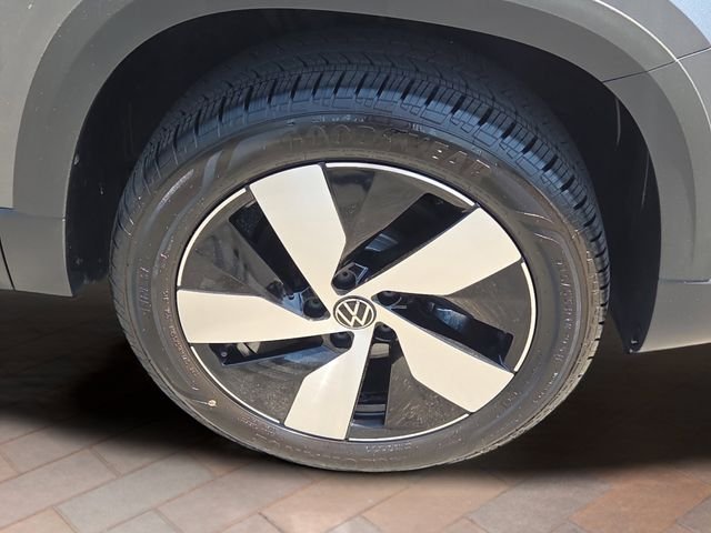 Certified Used 2025 Gray Volkswagen 1.5T S image 19