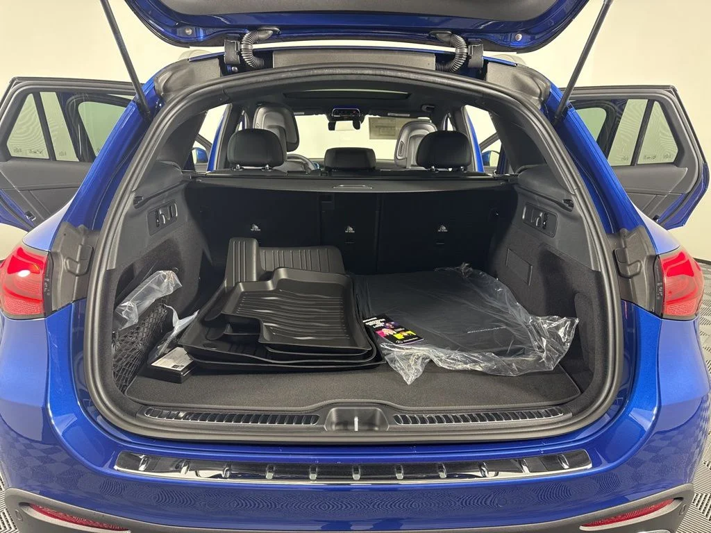 New 2026 Blue Mercedes-Benz GLC 300 image 13