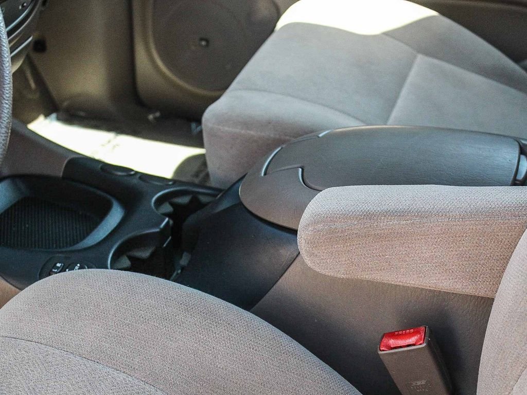 Used 2004 Gold Toyota SR5 image 21
