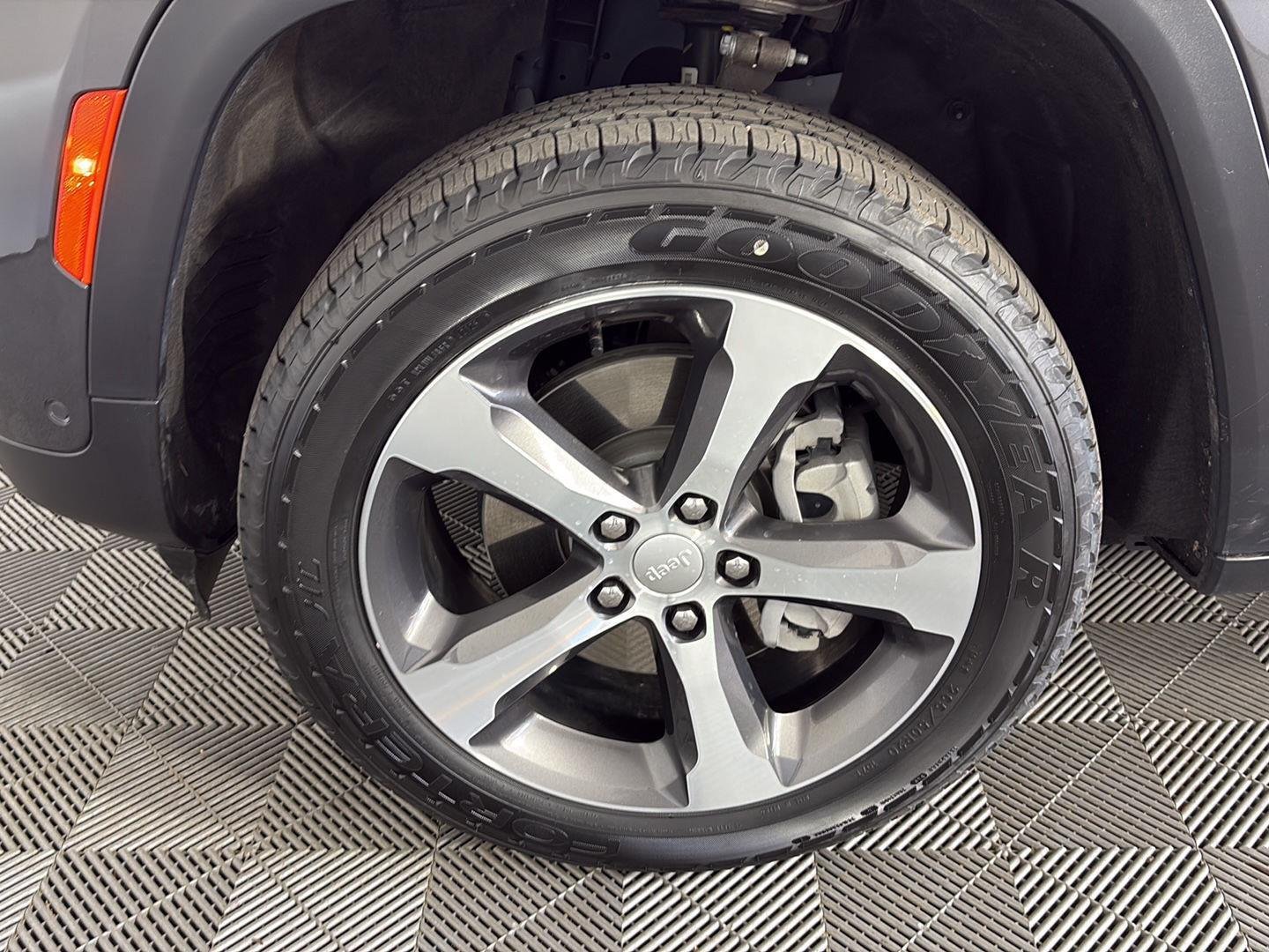 Used 2022 Baltic Gray Metallic Clearcoat Jeep 4xe image 15