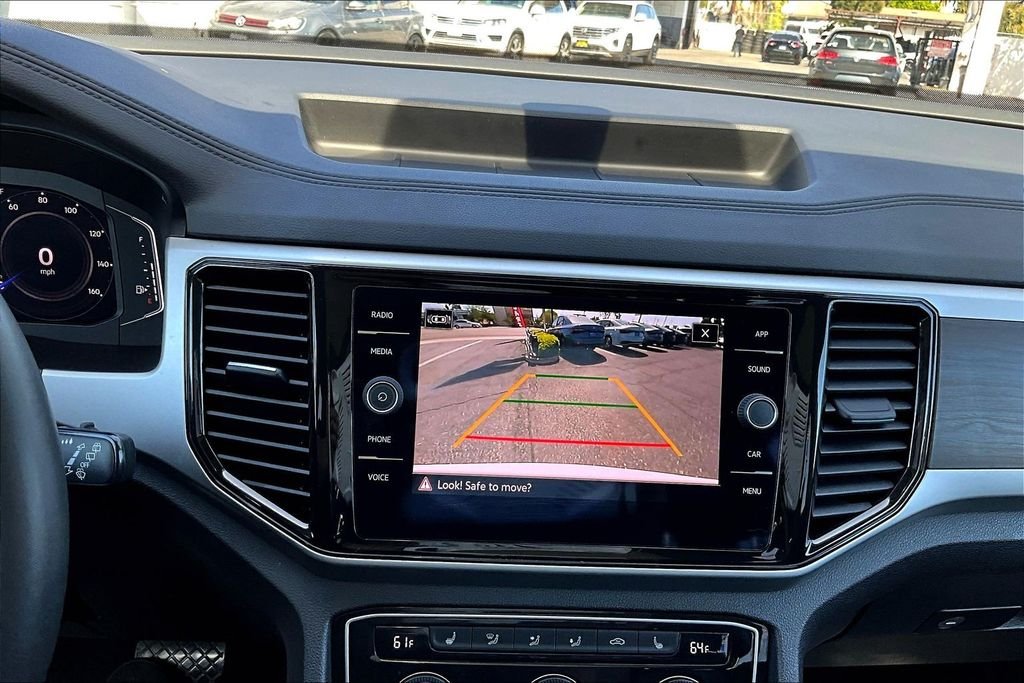 2022 Volkswagen Atlas SE w/Tech - Photo 12