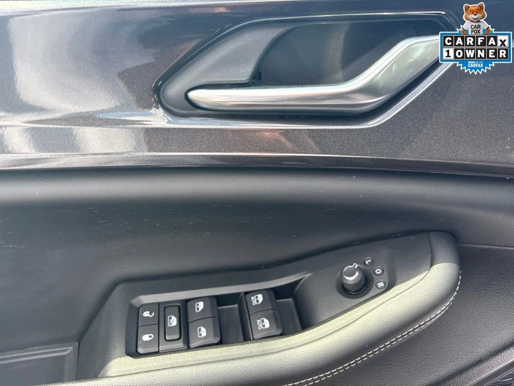 Used 2023 Black Jeep Altitude X image 14