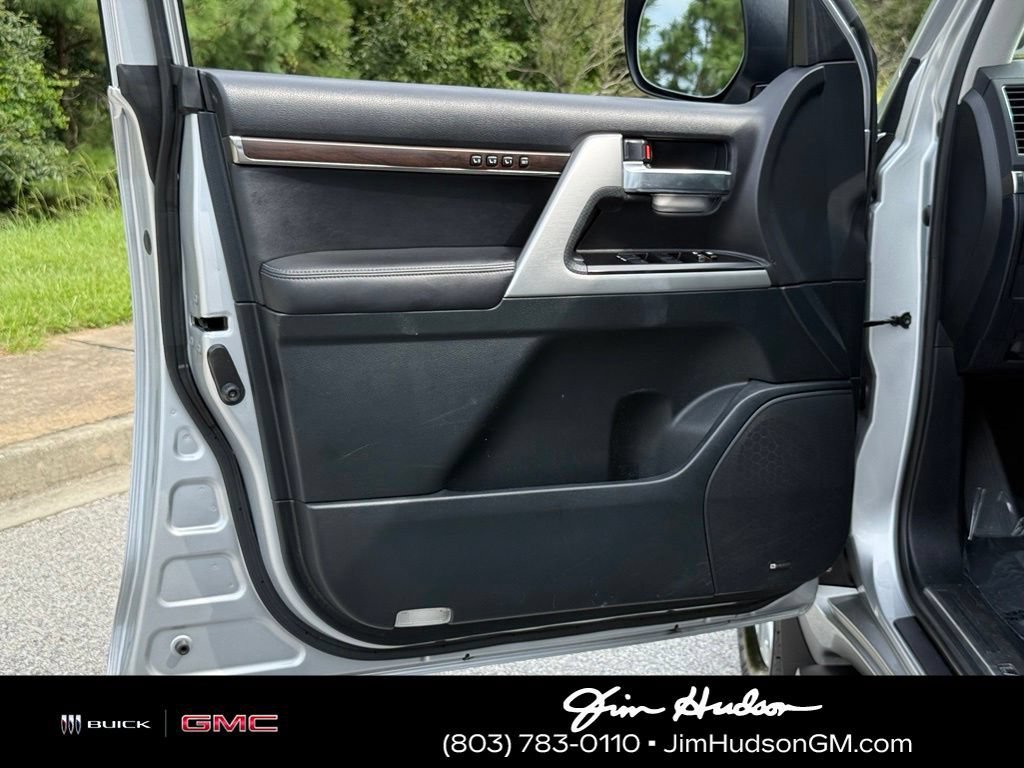 Used 2021 Silver Toyota 4DR 4WD image 22