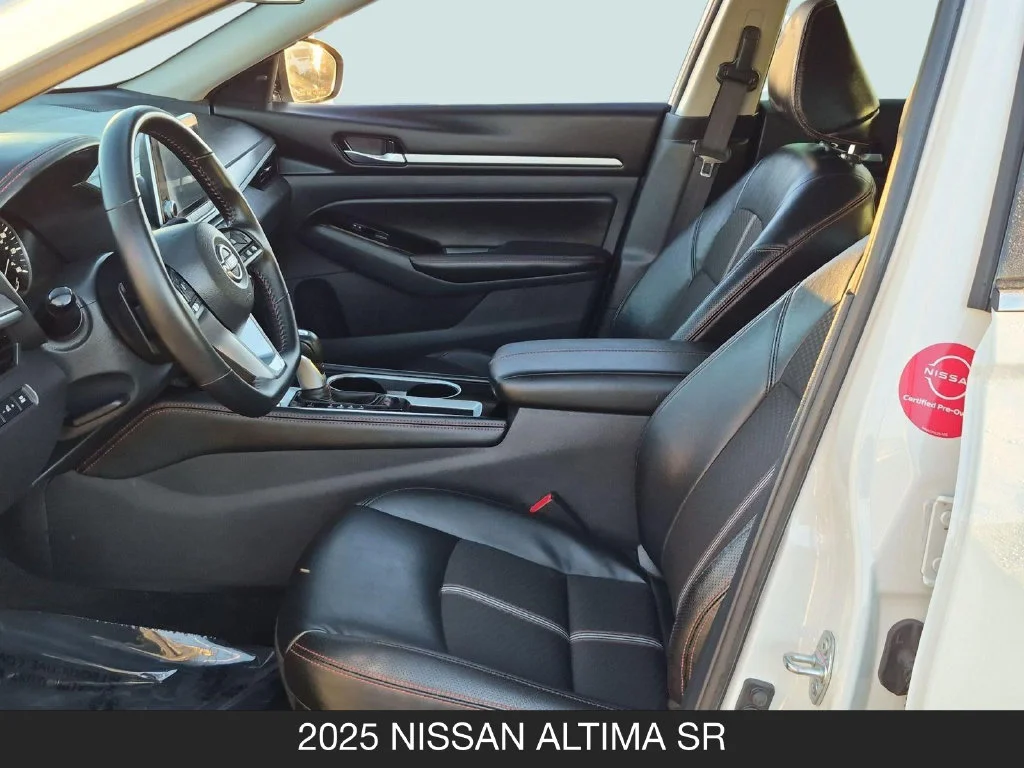 Used 2025 White Nissan 2.5 SR image 14