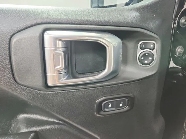 Used 2021 Black Jeep Unlimited Islander image 31
